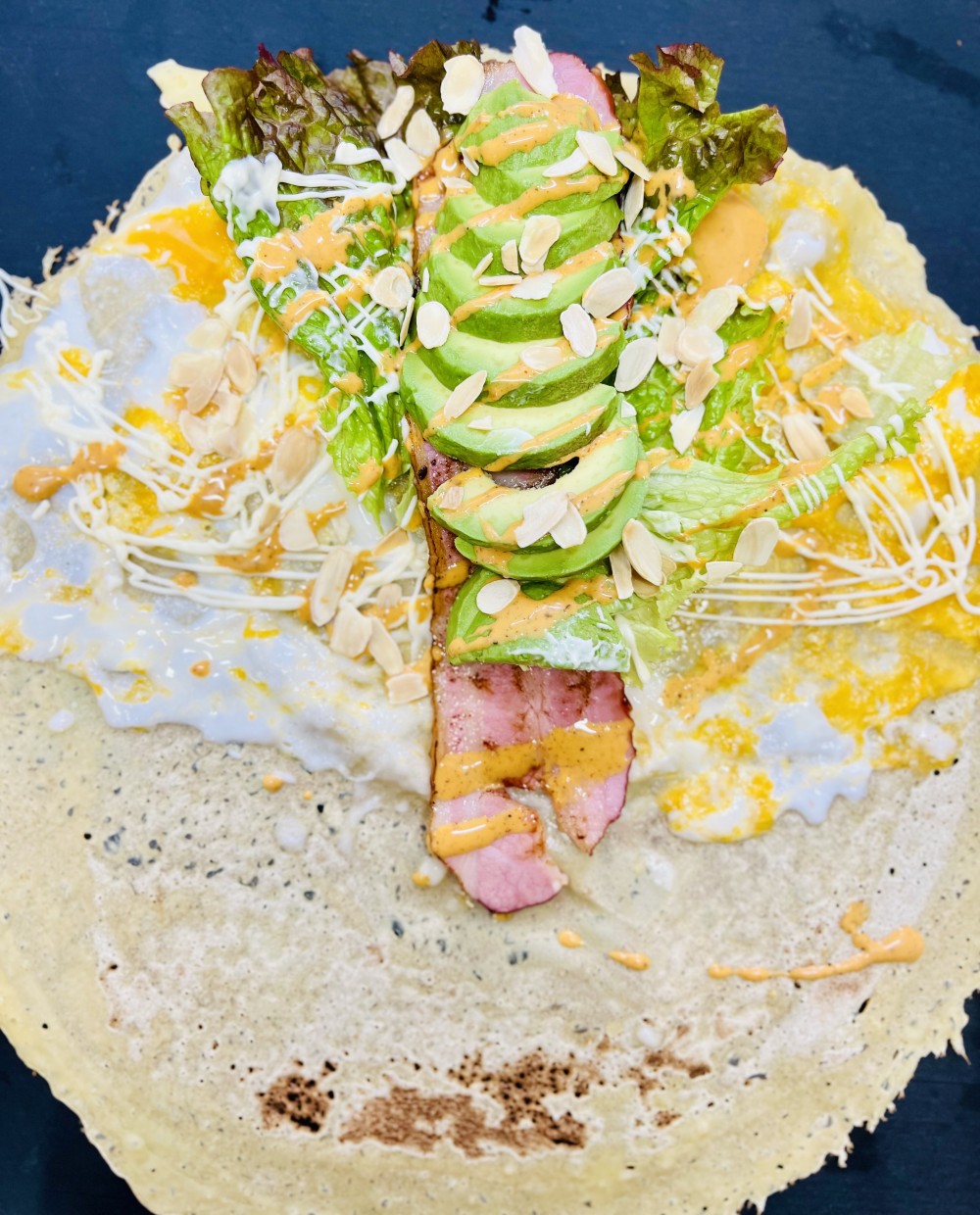 アボカドとベーコンエッグ(コブソース味)